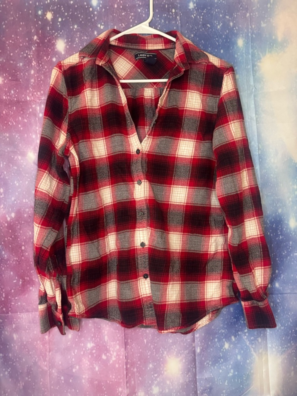 Woman’s lands end plaid button down shirt 🛍